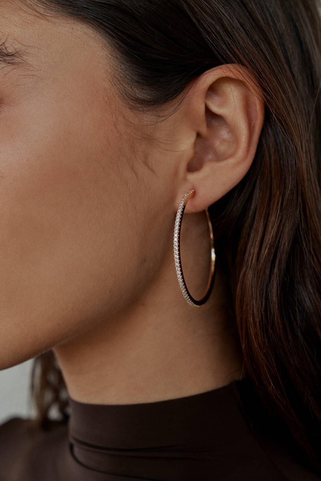 Medium Lucky Me Single Row Hoops